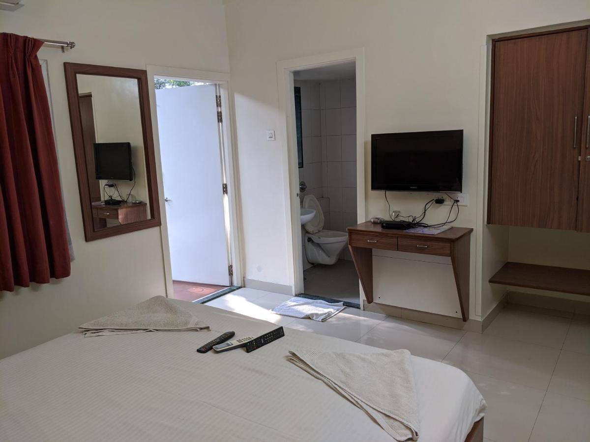 Suryavilla Hotel 푸네 외부 사진